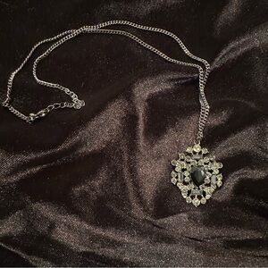 Elegant Silver Grey Rhinestones Filigree Pendant Necklace